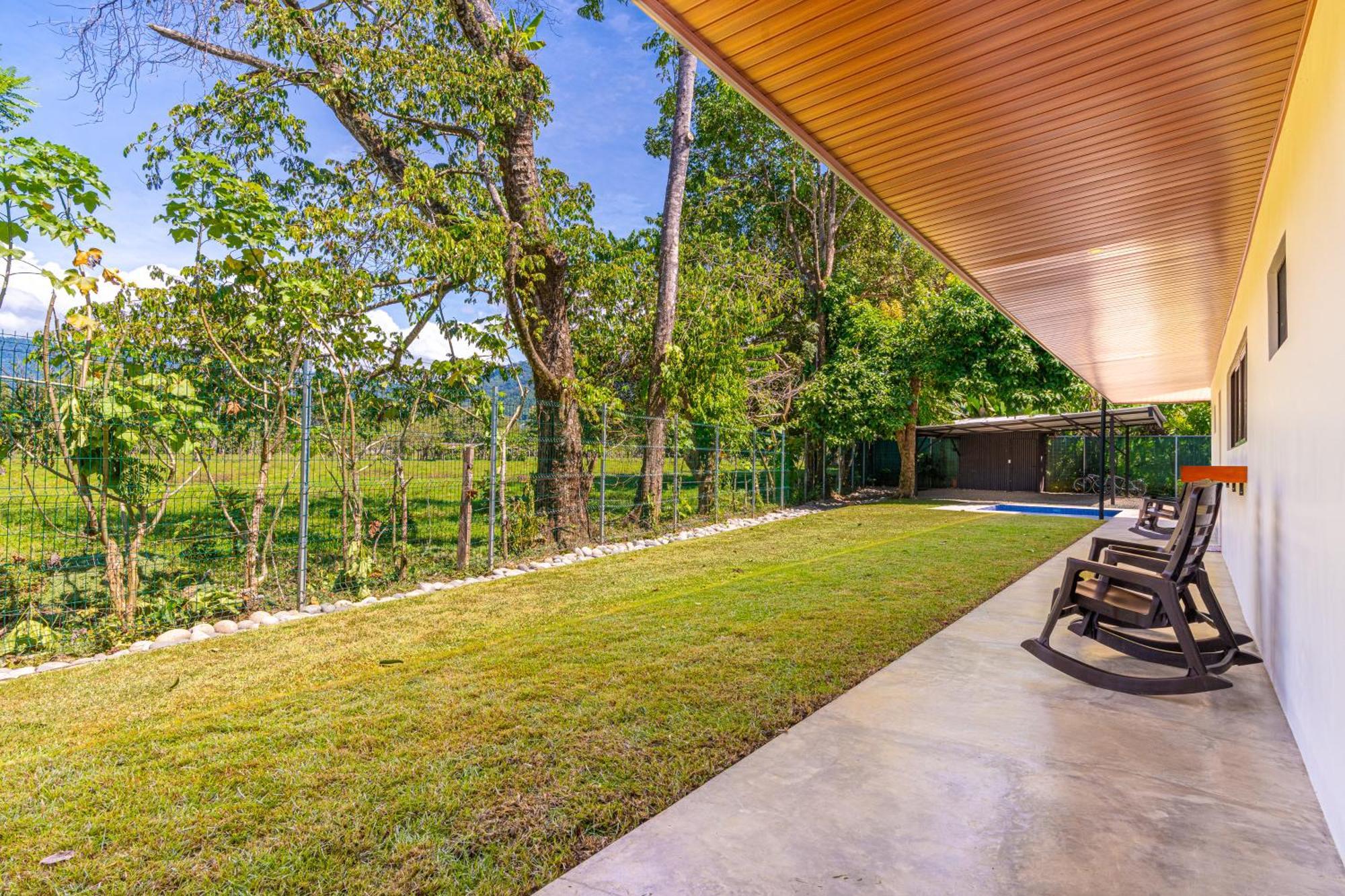 Luxury 2 Bedroom, Walking Distance To Uvita